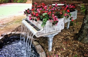 Staré haraburdy v záhrade? Skvelý nápad!