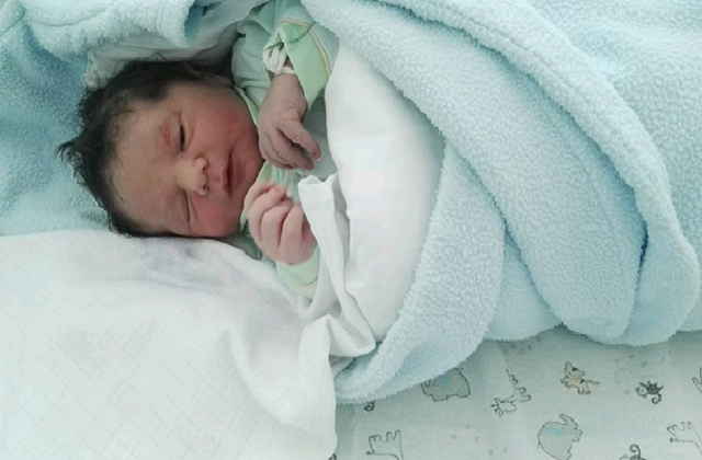 syn Lucie Nicholsonovej