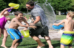 zabávajúce sa deti